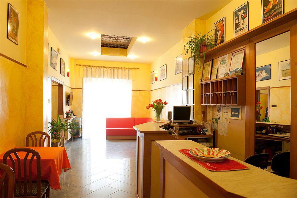 Hotel Dolly Viareggio Eksteriør bilde