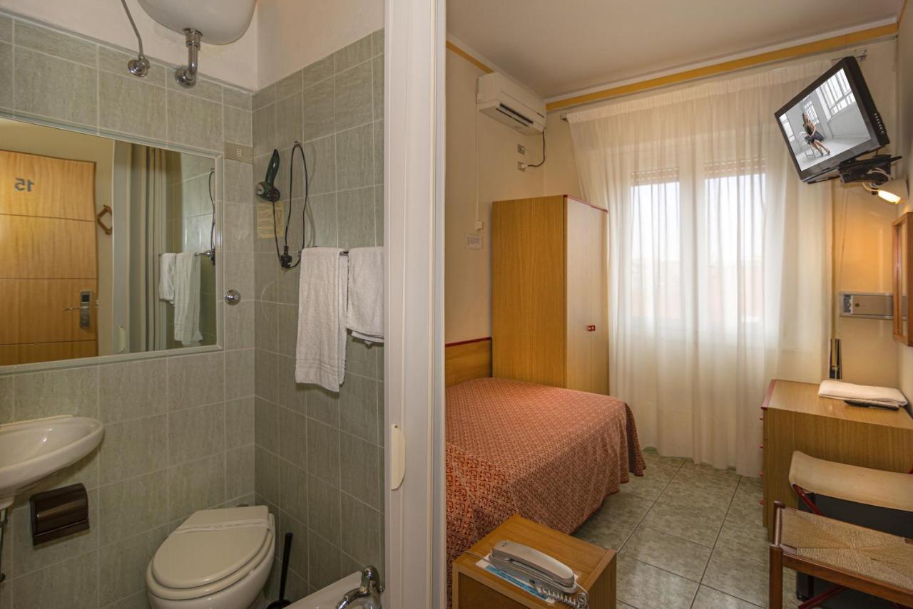 Hotel Dolly Viareggio Eksteriør bilde