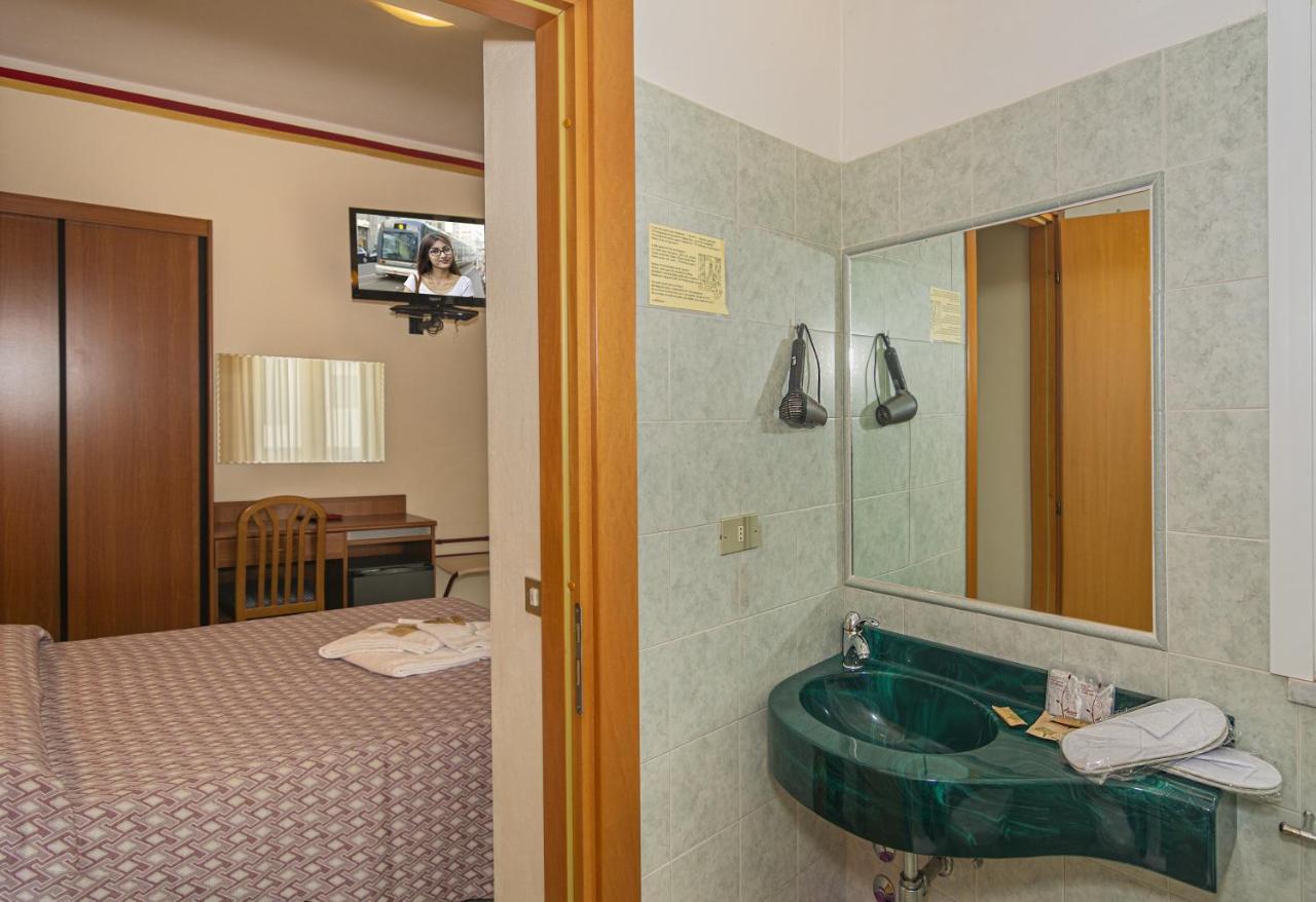 Hotel Dolly Viareggio Eksteriør bilde