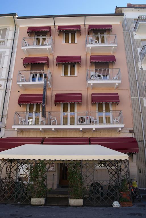 Hotel Dolly Viareggio Eksteriør bilde
