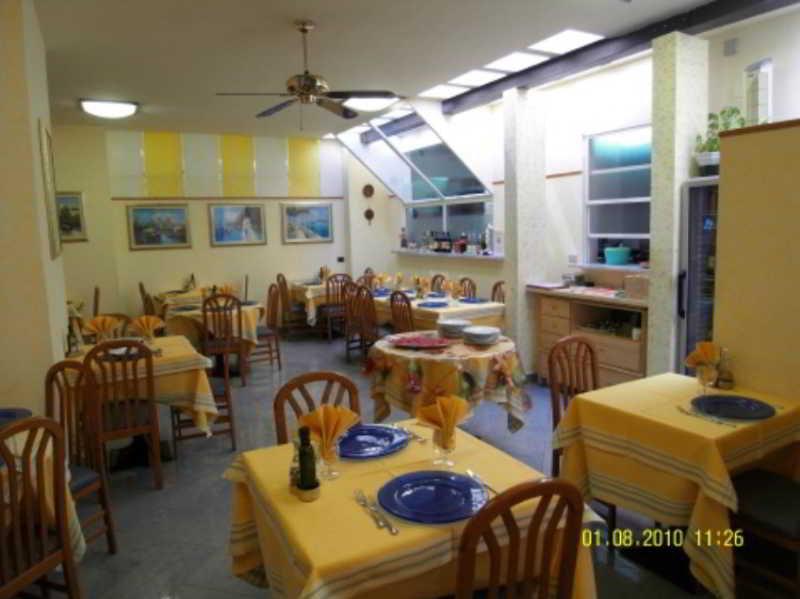 Hotel Dolly Viareggio Eksteriør bilde