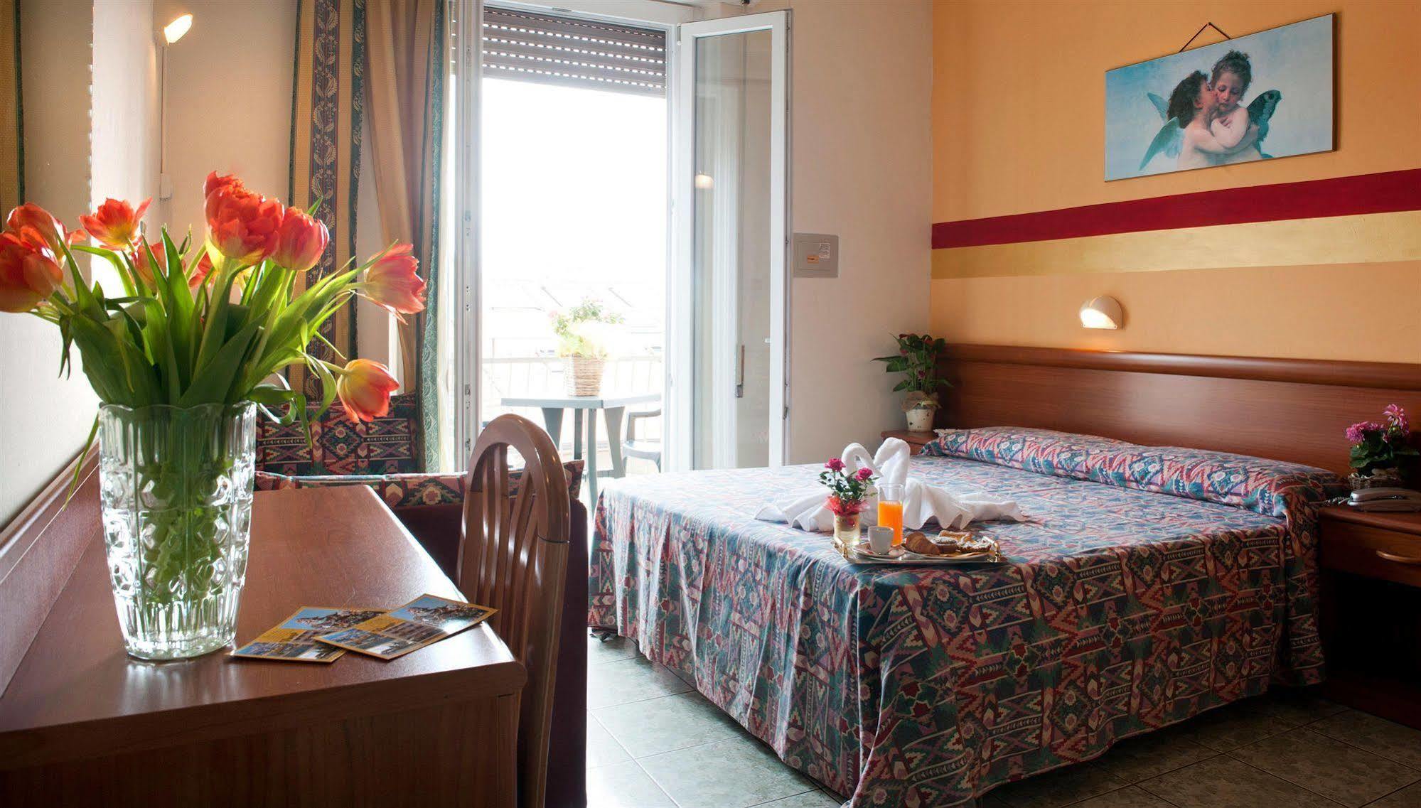 Hotel Dolly Viareggio Eksteriør bilde