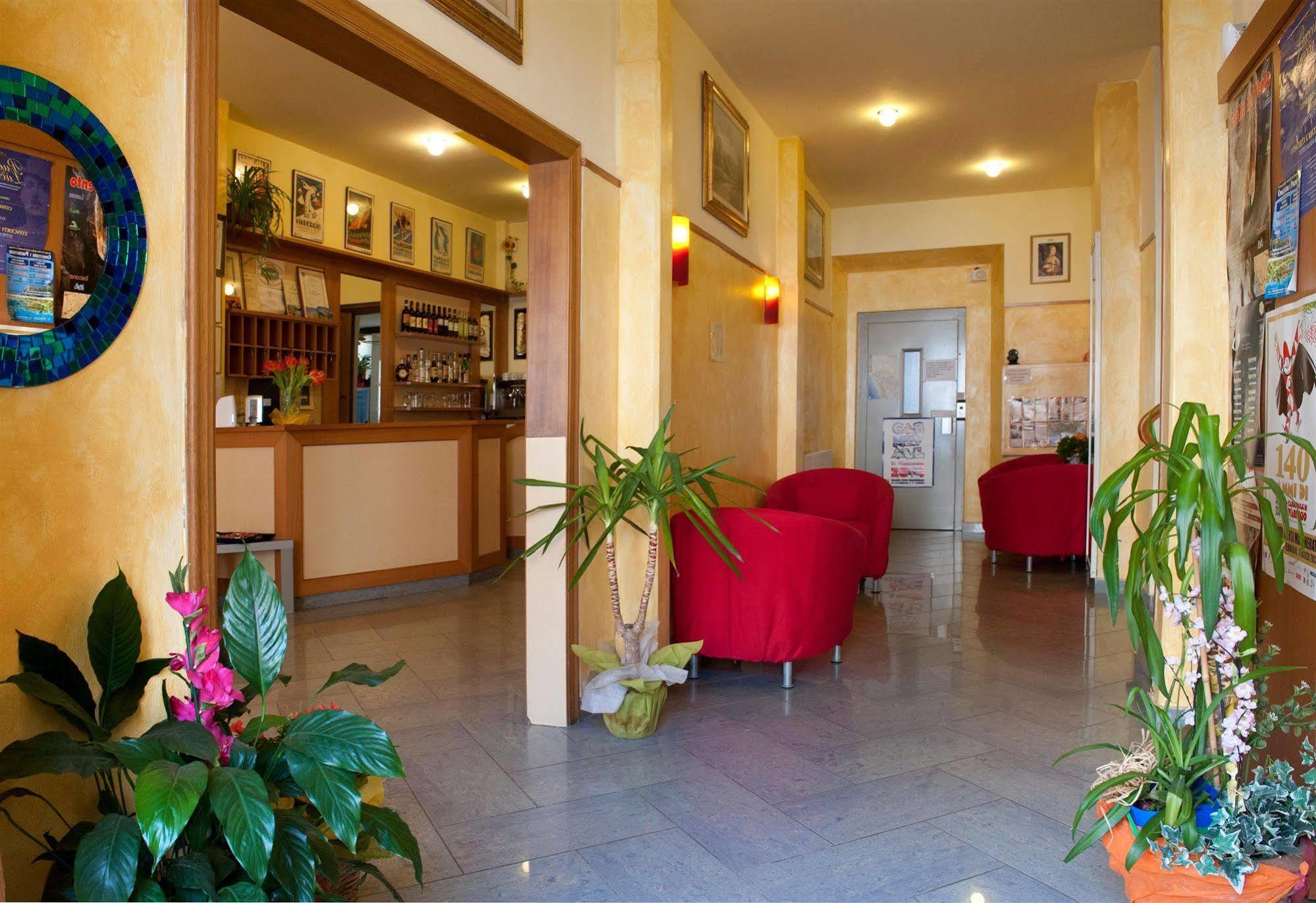 Hotel Dolly Viareggio Eksteriør bilde