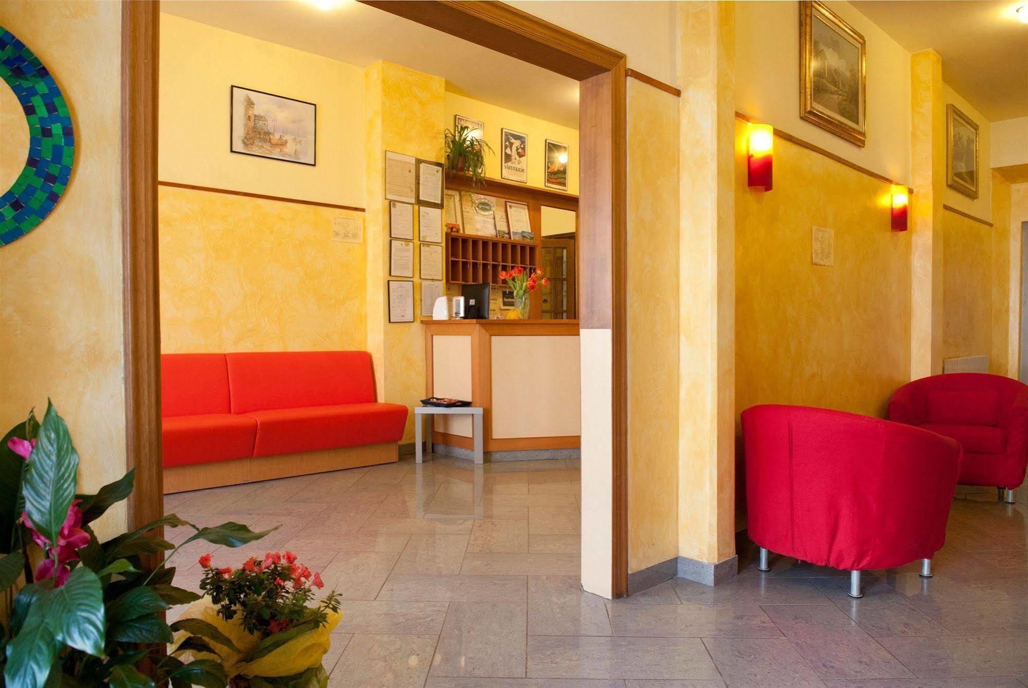 Hotel Dolly Viareggio Eksteriør bilde
