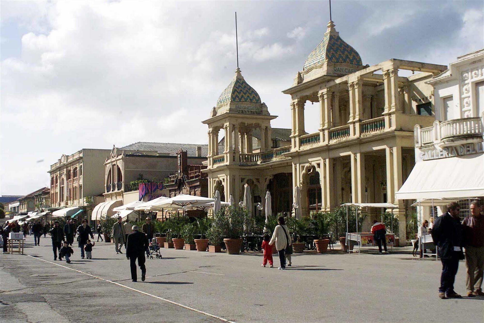 Hotel Dolly Viareggio Eksteriør bilde