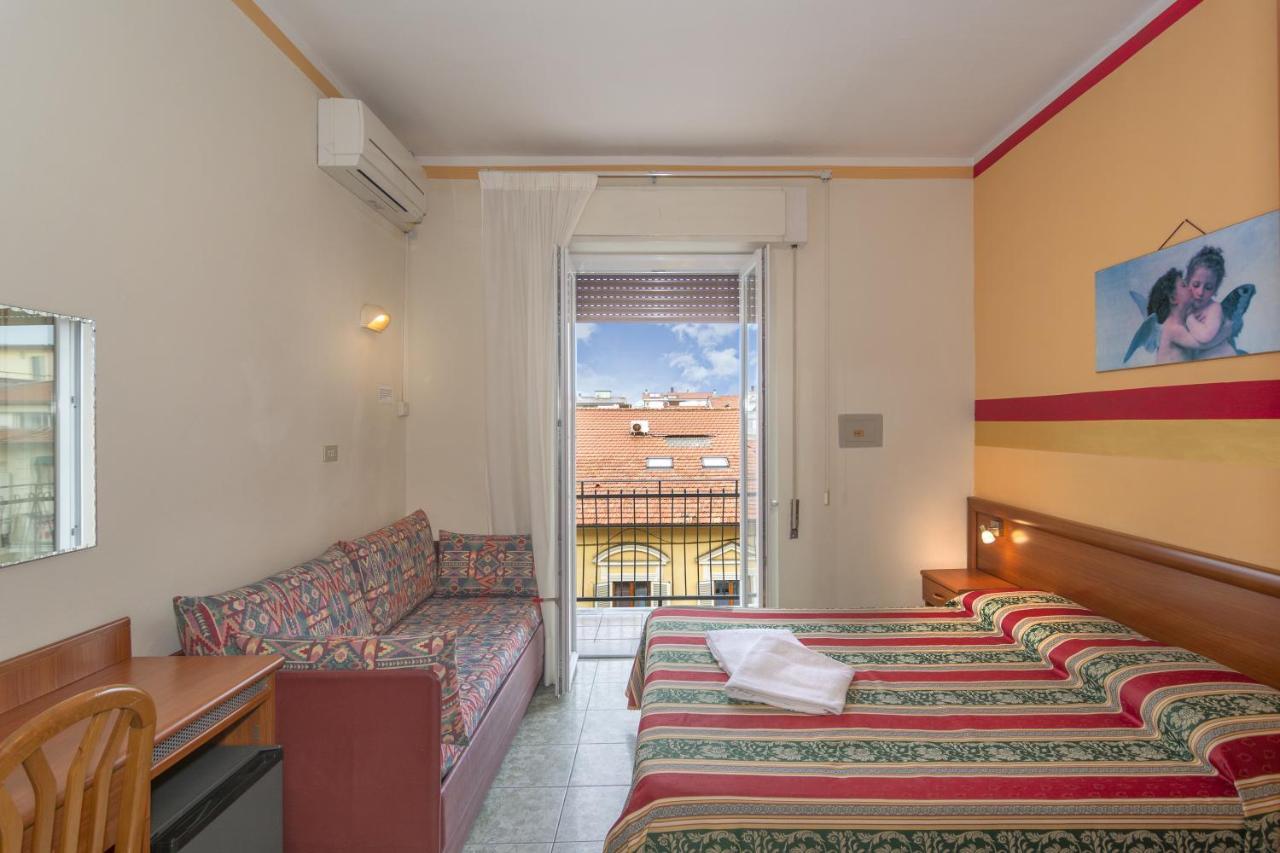 Hotel Dolly Viareggio Eksteriør bilde