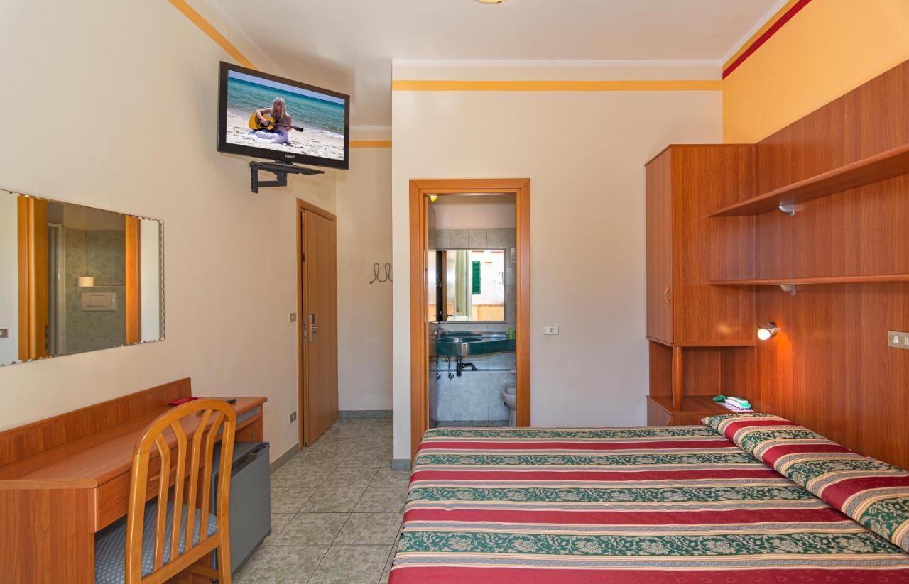 Hotel Dolly Viareggio Eksteriør bilde